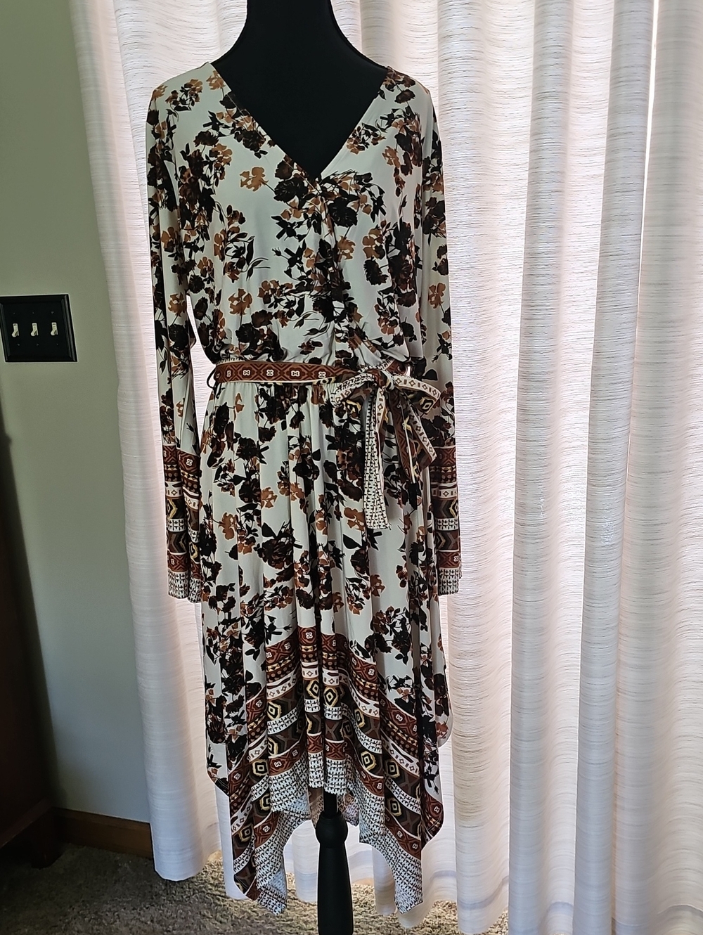 VENUS Floral Print Long Sleeve Dress - Cream and Brown